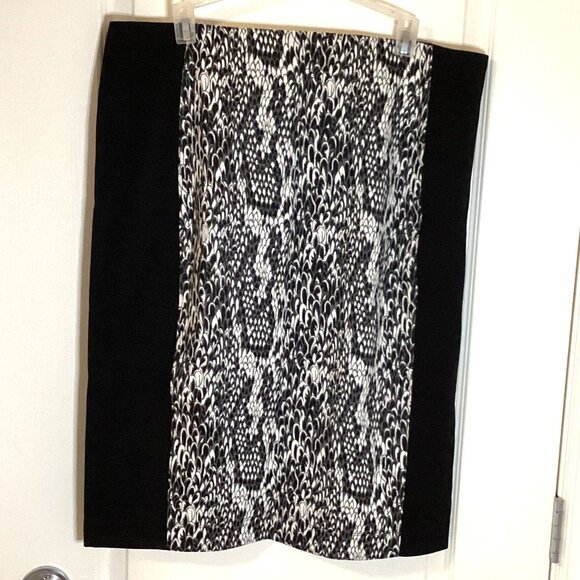 Joe Fresh Women's Snakeskin Print Pencil Skirt Size 1X Stretchy Midi Knee Length - Picture 3 of 5